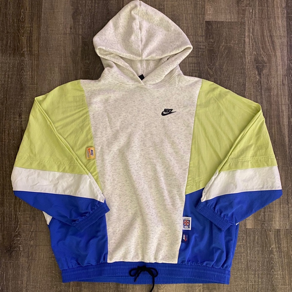 Nike Pull over
